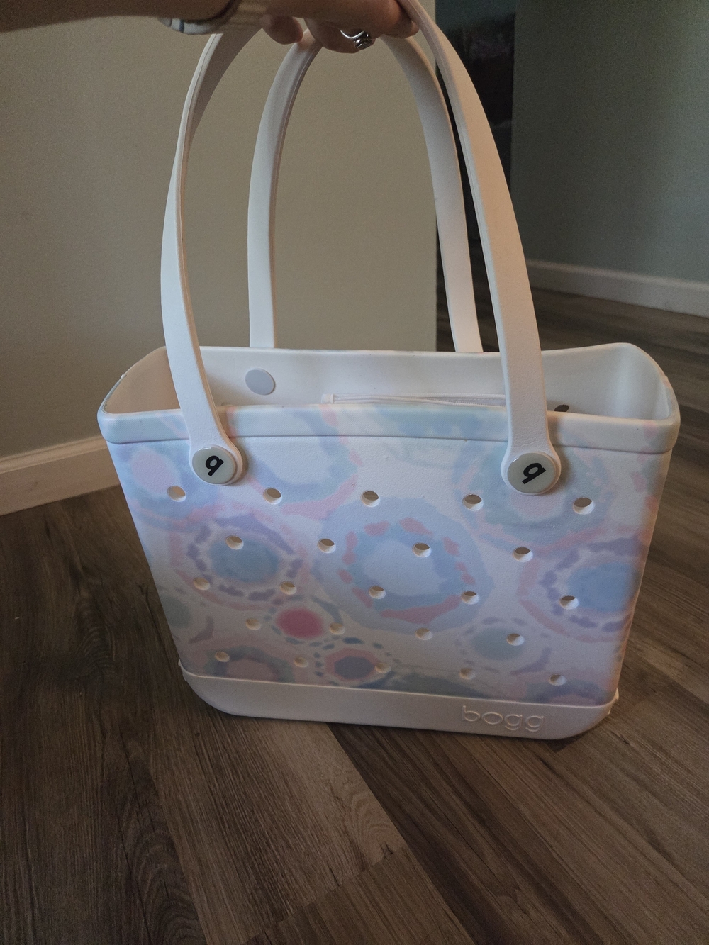 BOGG BAG White Tote with Pastel Blue & Pink Geo Pattern - Picture 2 of 4